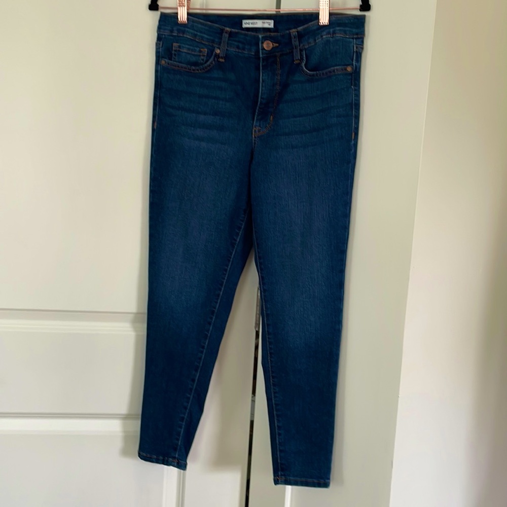 NWOT very nice jeans.